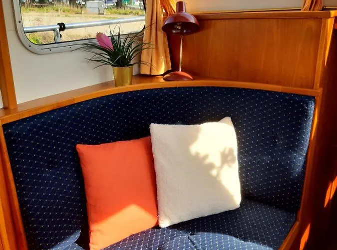 船上ホテル Motor Yacht Amazone アムステルダム