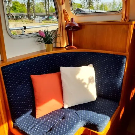 船上ホテル Motor Yacht Amazone アムステルダム