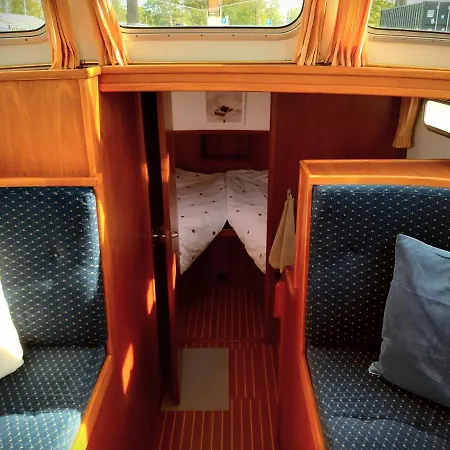 ספינת מלון Motor Yacht Amazone אמסטרדם