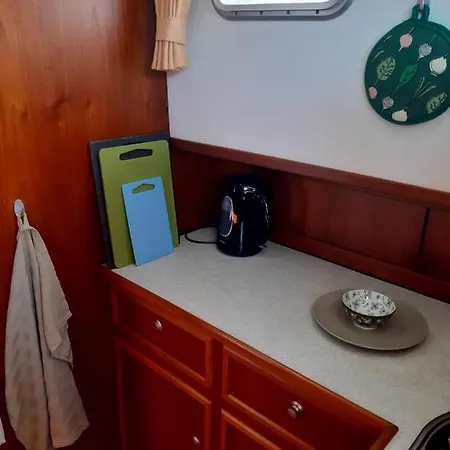 Motor Yacht Amazone * אמסטרדם
