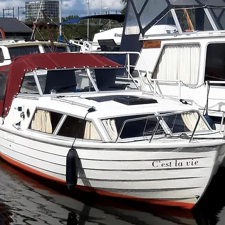 船上ホテル Motor Yacht Amazone アムステルダム