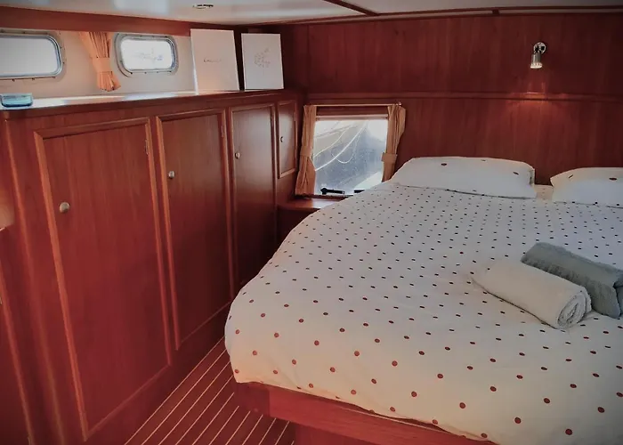 Motor Yacht Amazone Bateau-hôtel *