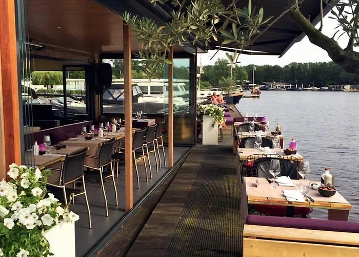 Motor Yacht Amazone Amsterdam