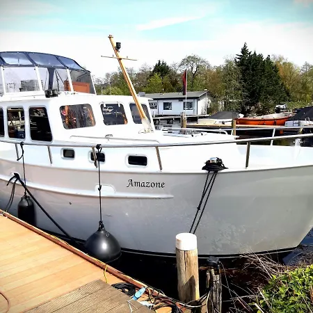Motor Yacht Amazone Botel