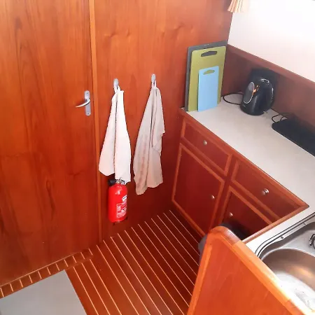 Motor Yacht Amazone