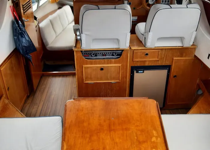 船上ホテル Motor Yacht Amazone