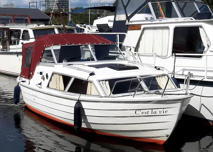 船上ホテル Motor Yacht Amazone アムステルダム